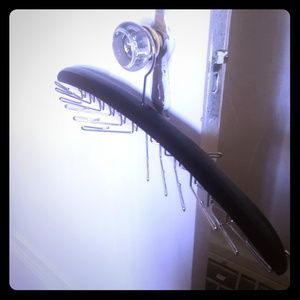 Tie/belt Hanger